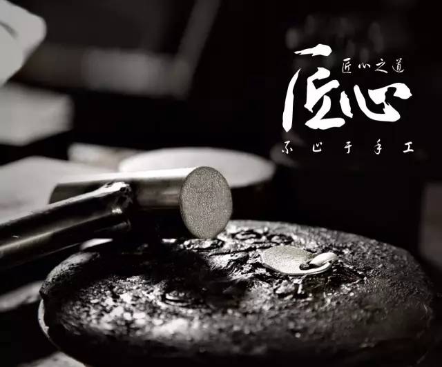 匠心铸礼，铭记时光｜泳富五金工艺徽章奖牌金属纪念品定制全维度专业解析